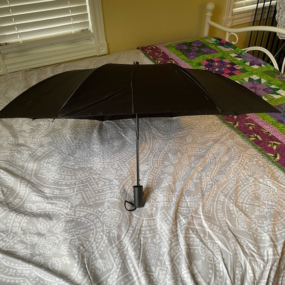 FREE Bundle Add on- Black Umbrella ☔️🖤 - Picture 4 of 4